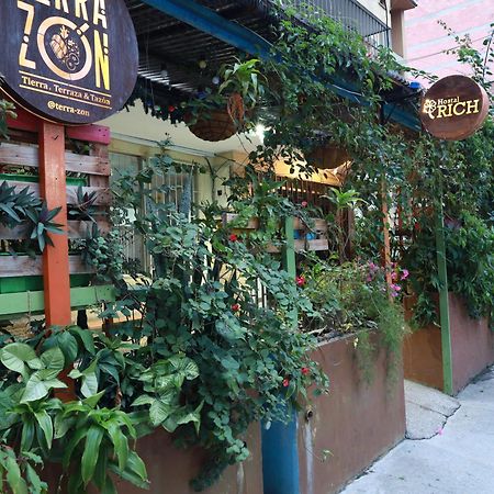 מדיין Hostal Rich מראה חיצוני תמונה