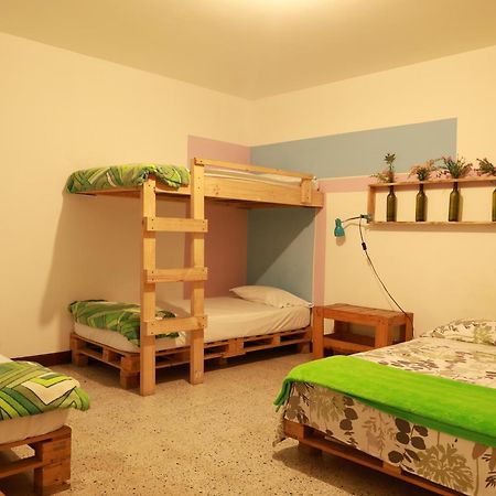 מדיין Hostal Rich מראה חיצוני תמונה