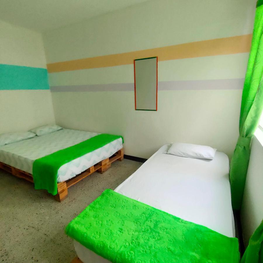 מדיין Hostal Rich מראה חיצוני תמונה
