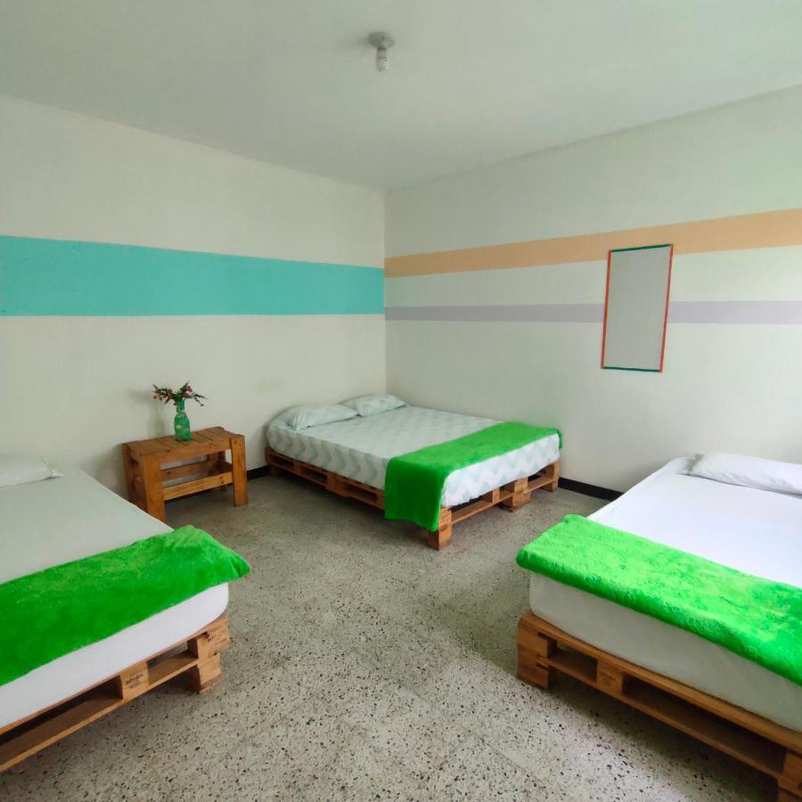 מדיין Hostal Rich מראה חיצוני תמונה