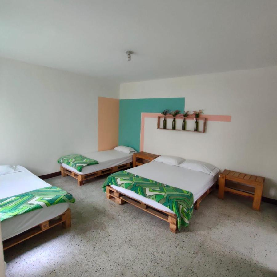 מדיין Hostal Rich מראה חיצוני תמונה