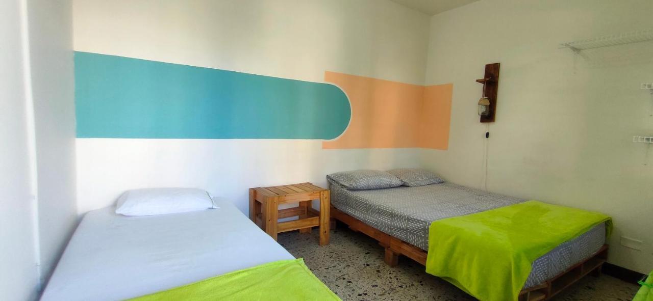 מדיין Hostal Rich מראה חיצוני תמונה