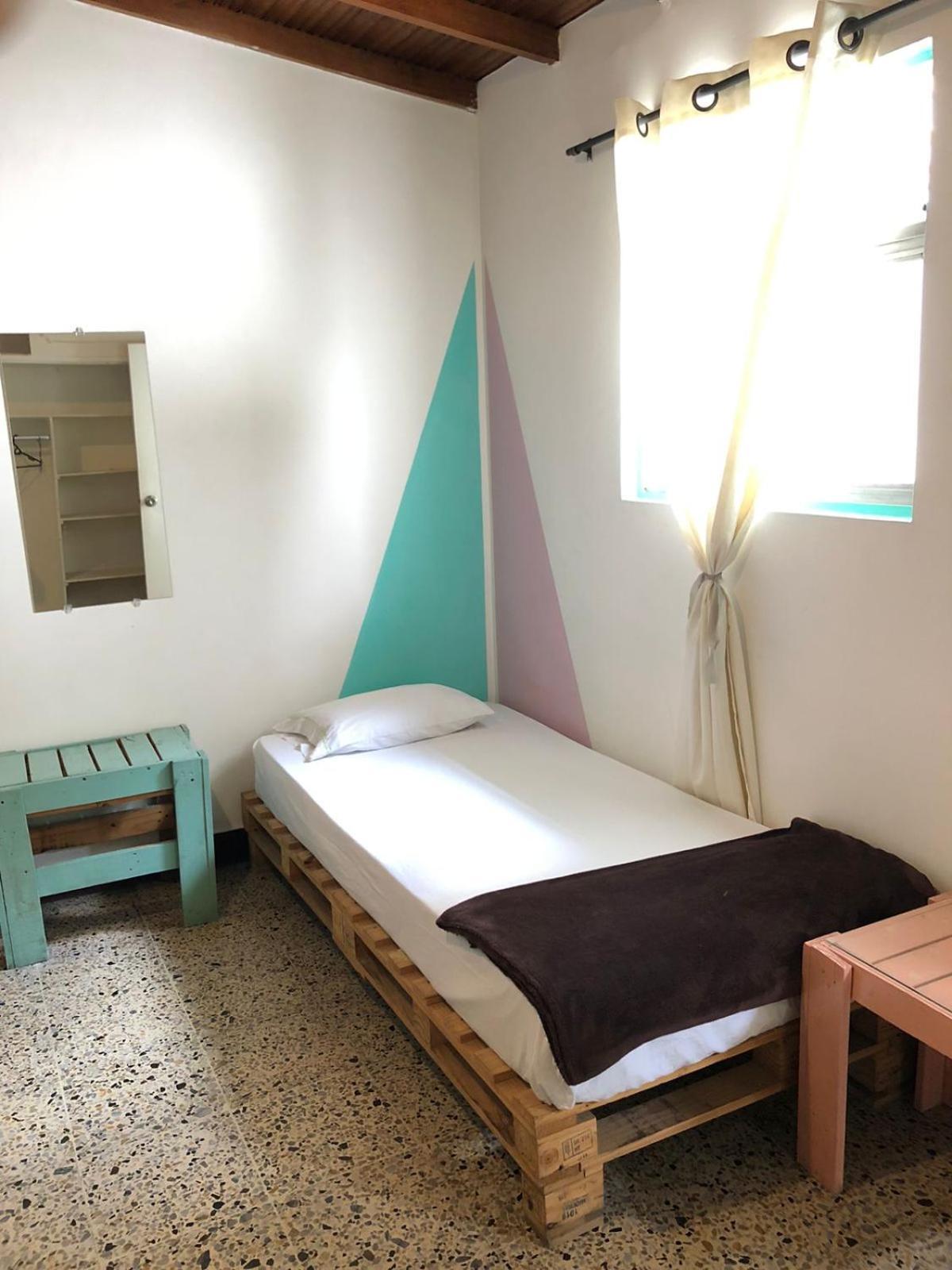 מדיין Hostal Rich מראה חיצוני תמונה