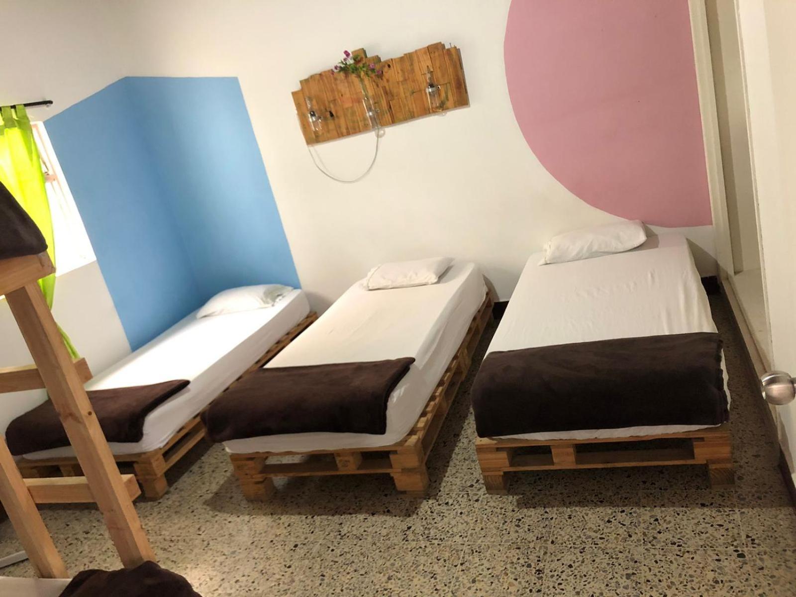 מדיין Hostal Rich מראה חיצוני תמונה