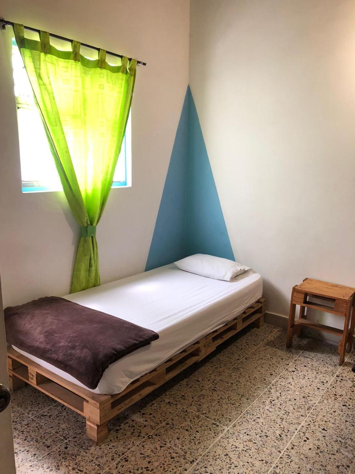מדיין Hostal Rich מראה חיצוני תמונה