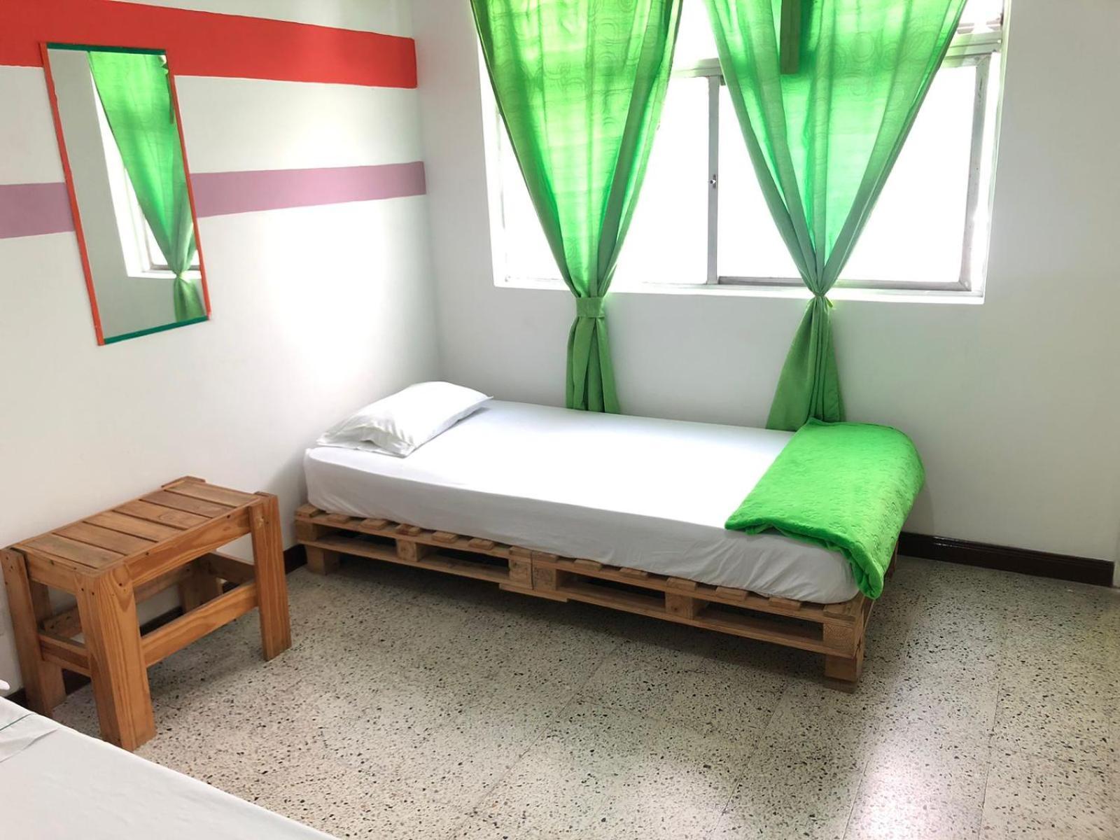 מדיין Hostal Rich מראה חיצוני תמונה
