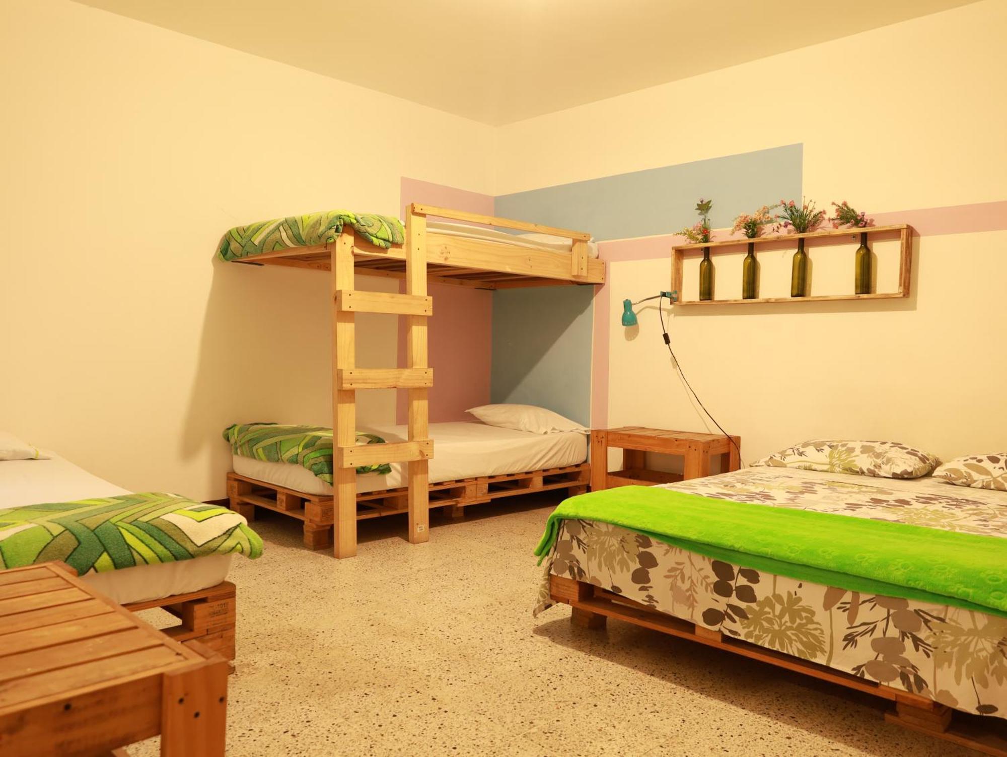 מדיין Hostal Rich מראה חיצוני תמונה