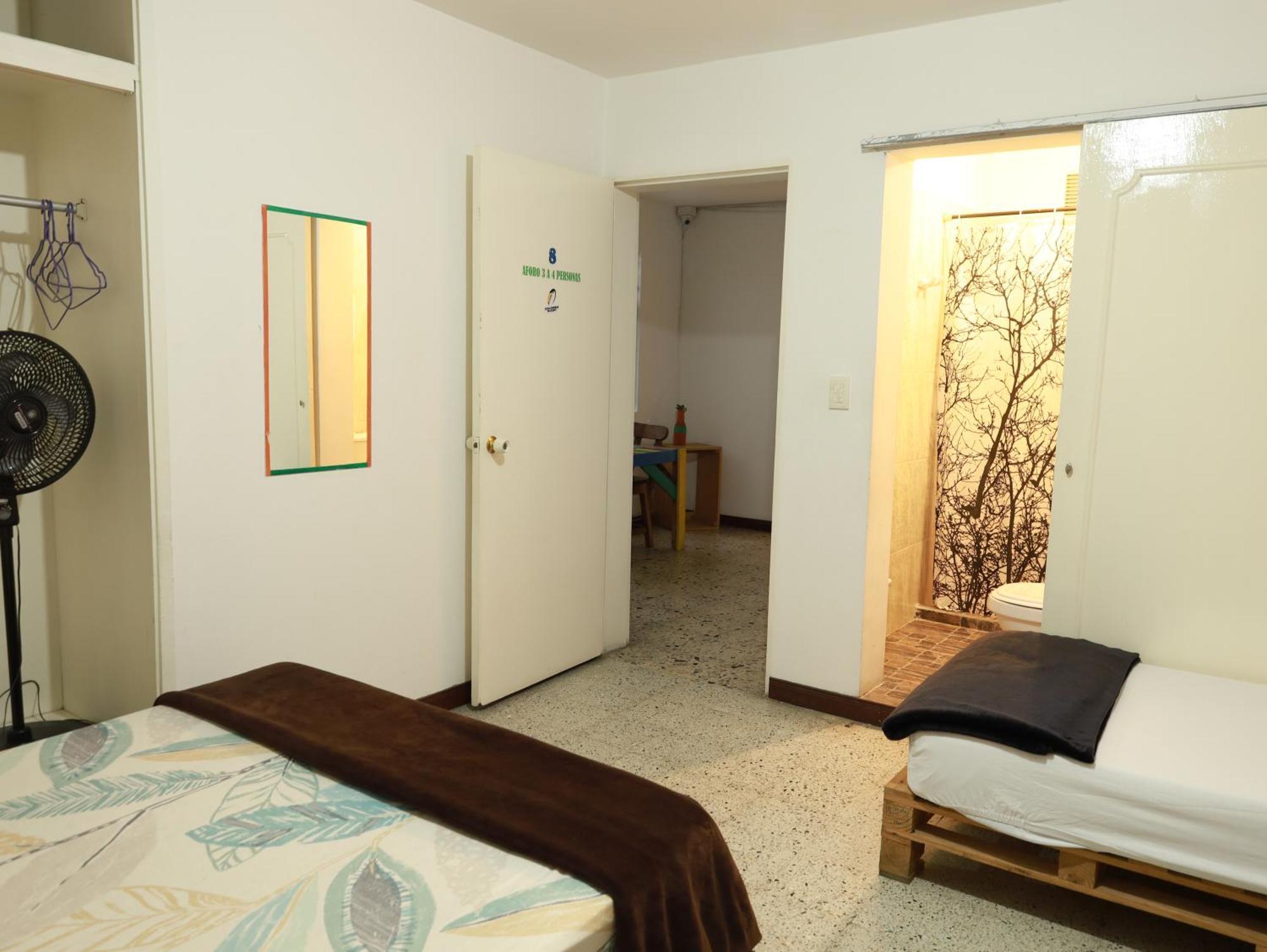 מדיין Hostal Rich מראה חיצוני תמונה