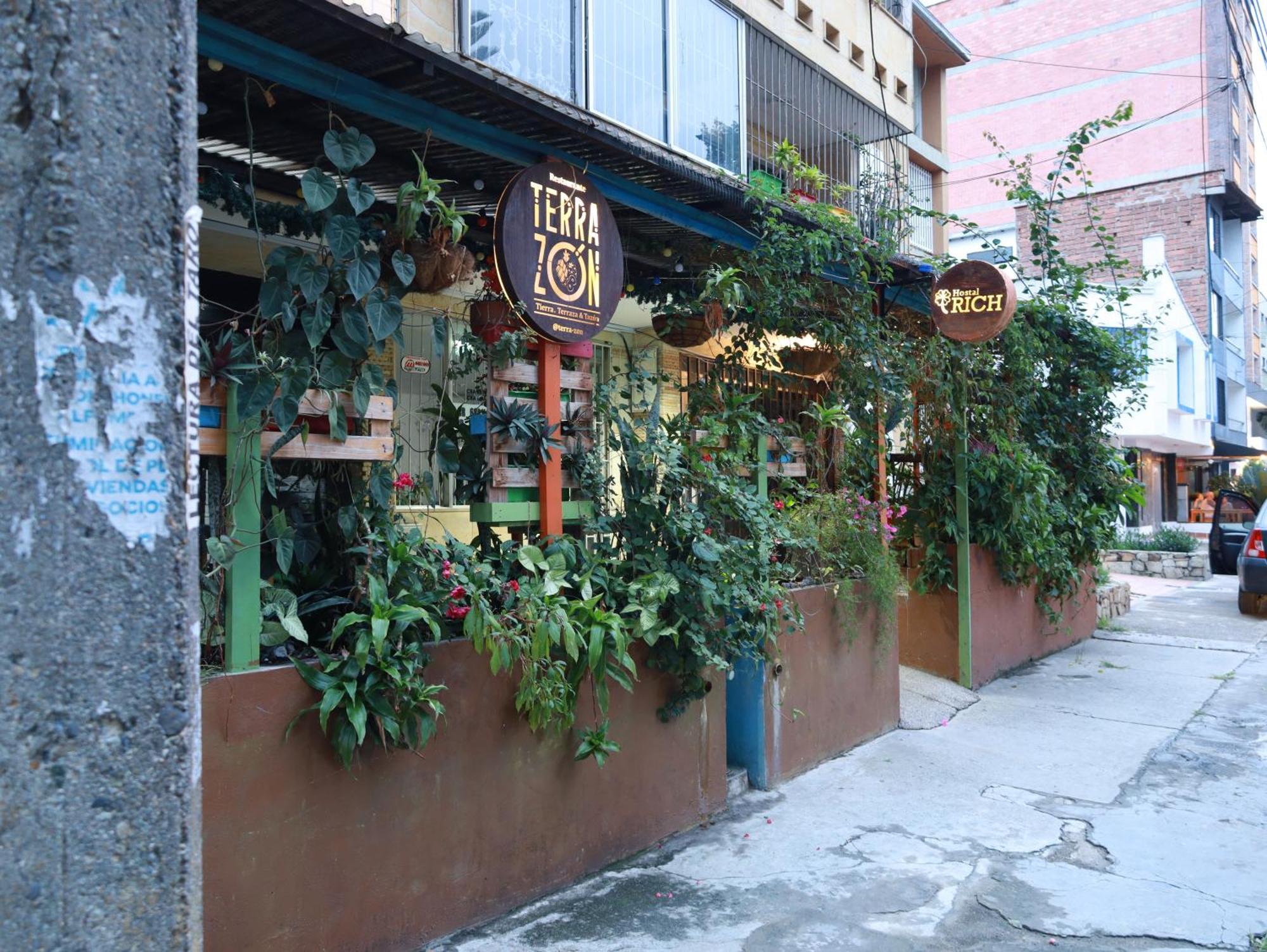 מדיין Hostal Rich מראה חיצוני תמונה