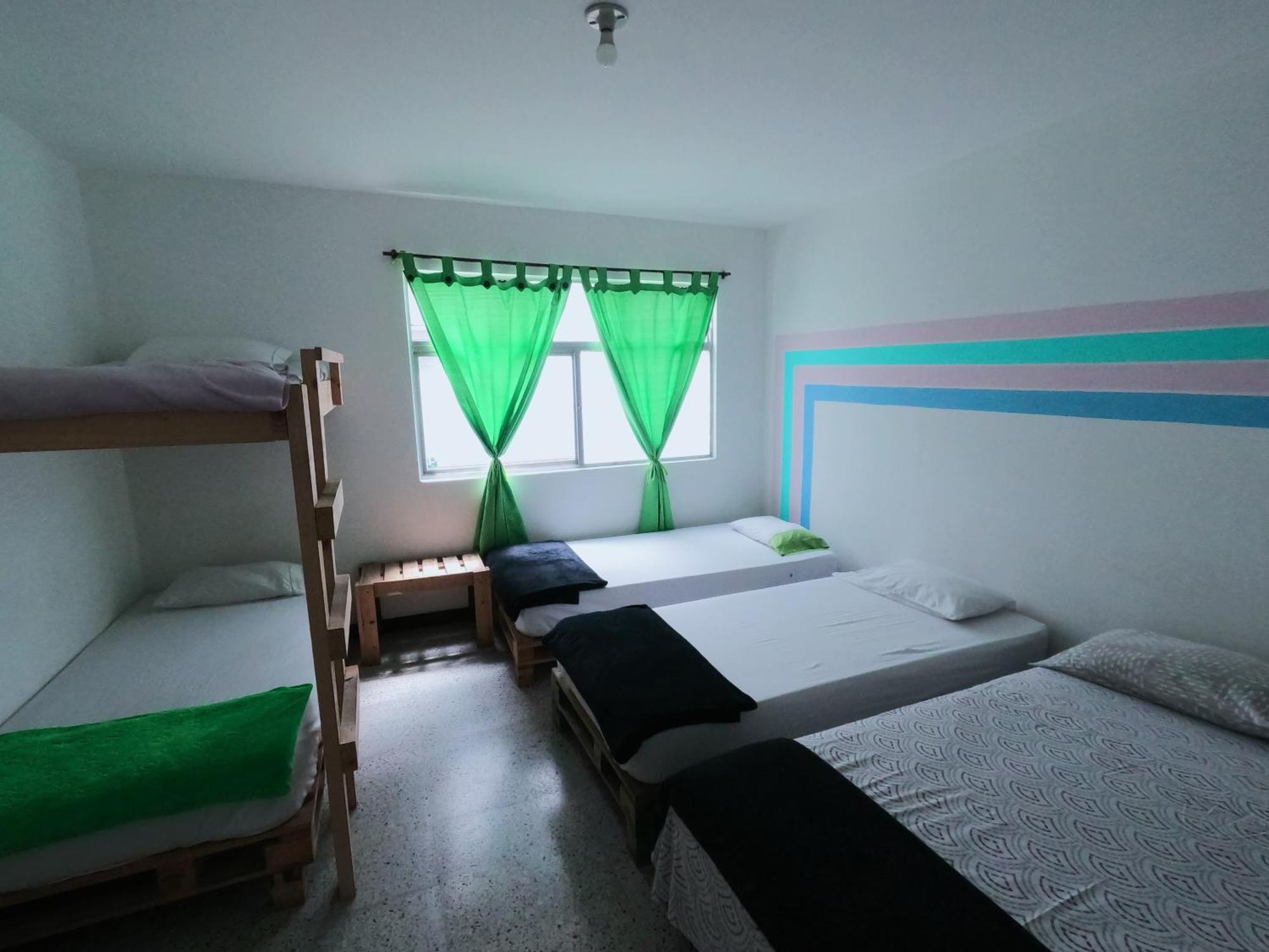 מדיין Hostal Rich מראה חיצוני תמונה