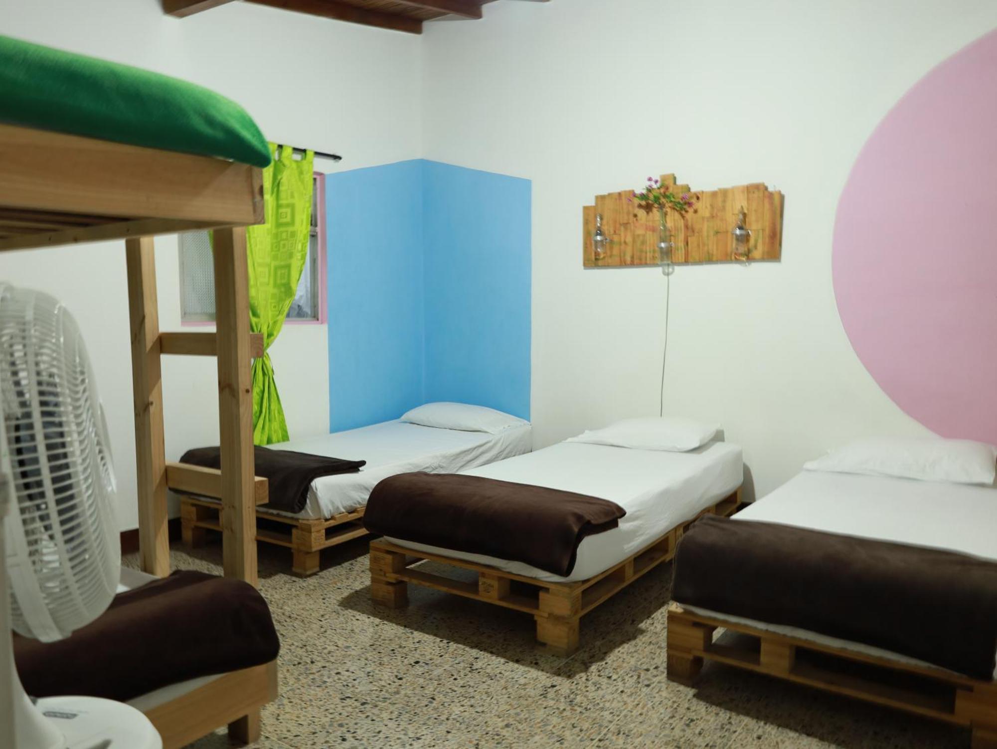 מדיין Hostal Rich מראה חיצוני תמונה