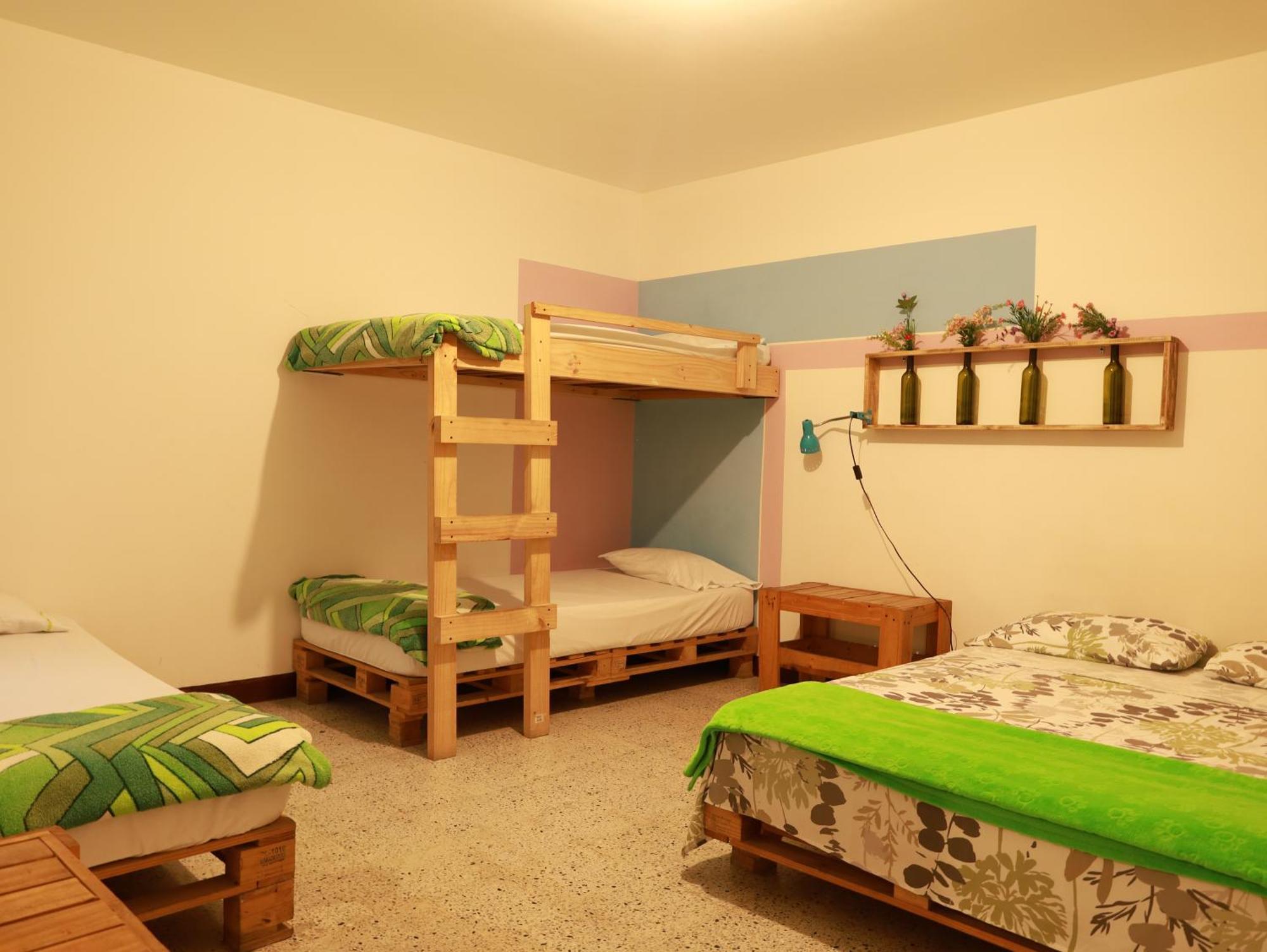 מדיין Hostal Rich מראה חיצוני תמונה