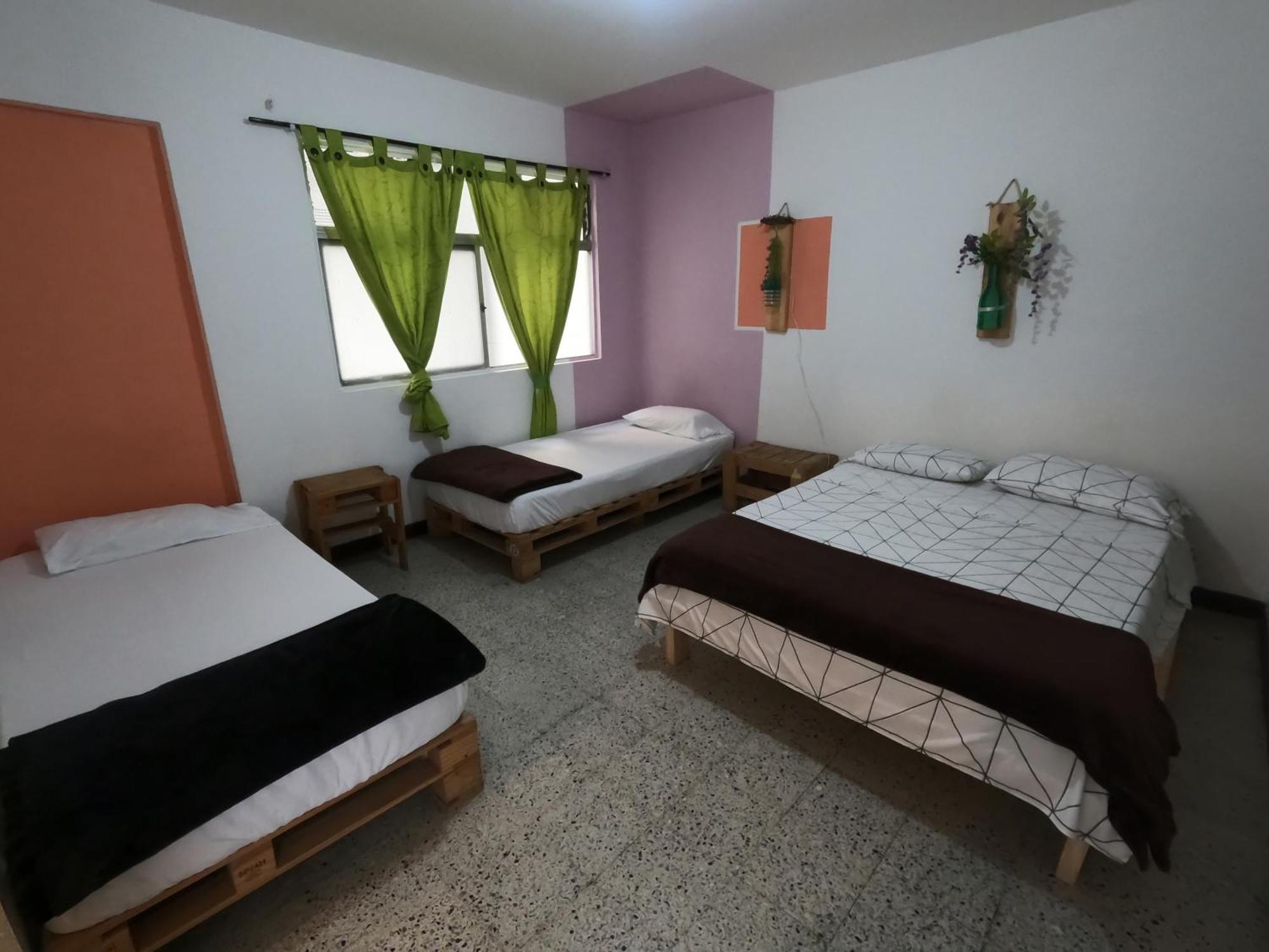 מדיין Hostal Rich מראה חיצוני תמונה