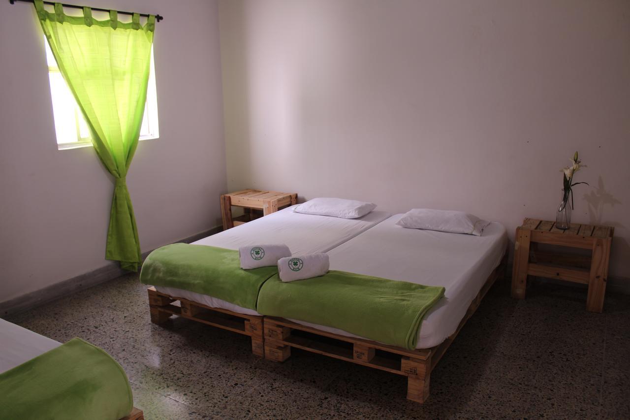 מדיין Hostal Rich מראה חיצוני תמונה