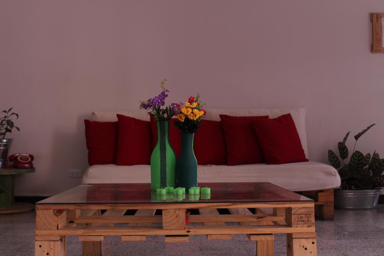 מדיין Hostal Rich מראה חיצוני תמונה