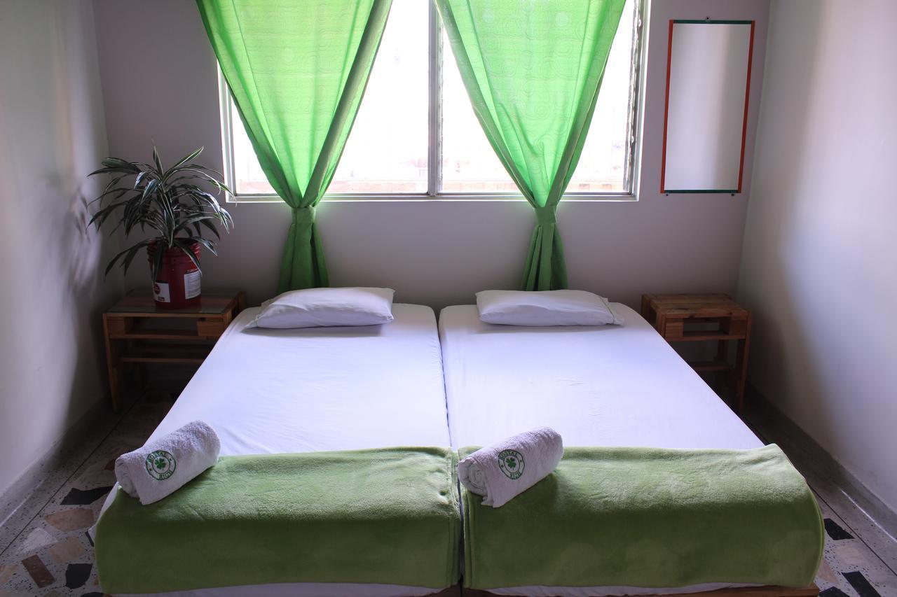 מדיין Hostal Rich מראה חיצוני תמונה