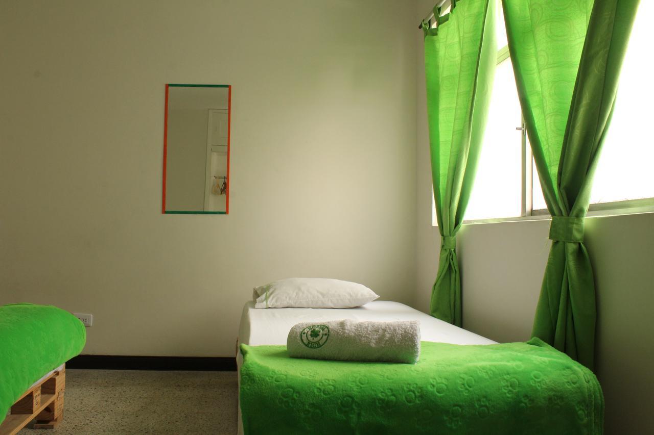 מדיין Hostal Rich מראה חיצוני תמונה