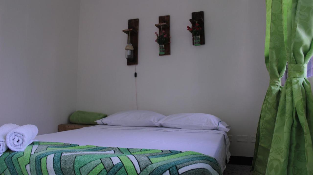 מדיין Hostal Rich מראה חיצוני תמונה