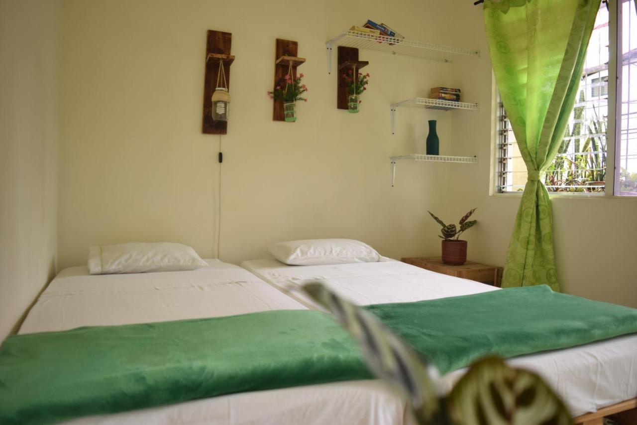 מדיין Hostal Rich מראה חיצוני תמונה